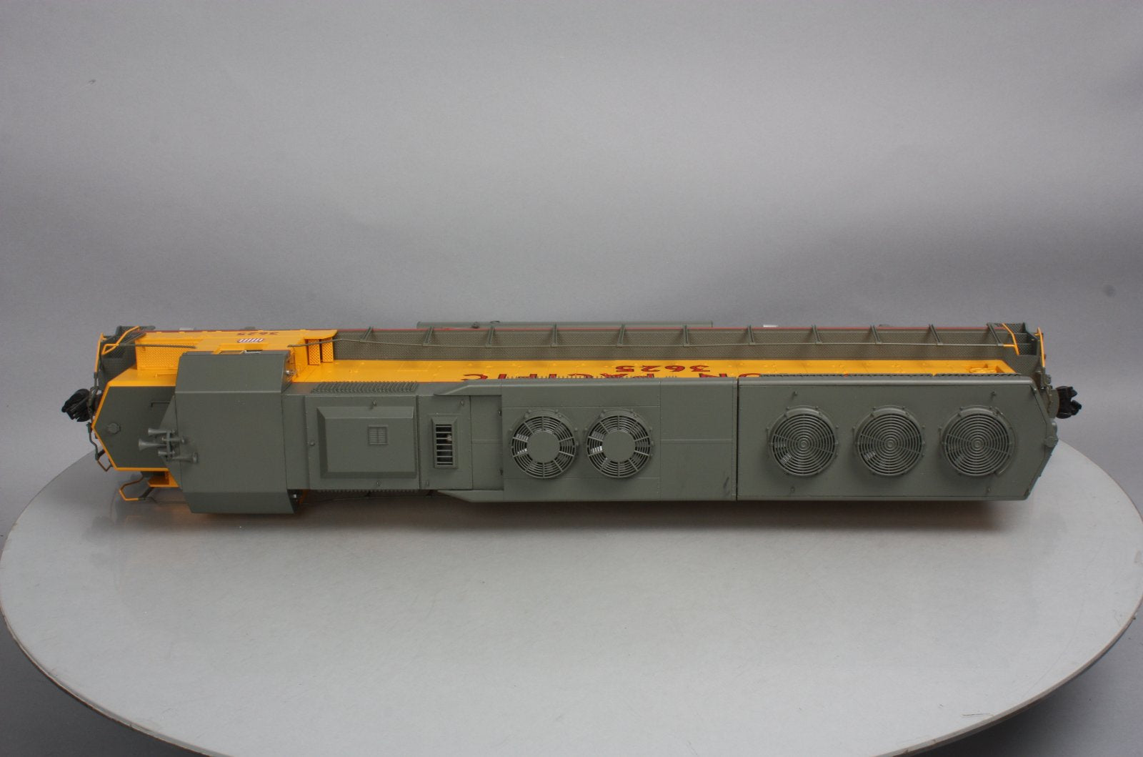 Aristo-Craft 22405 G Union Pacific SD-45 Diesel Locomotive