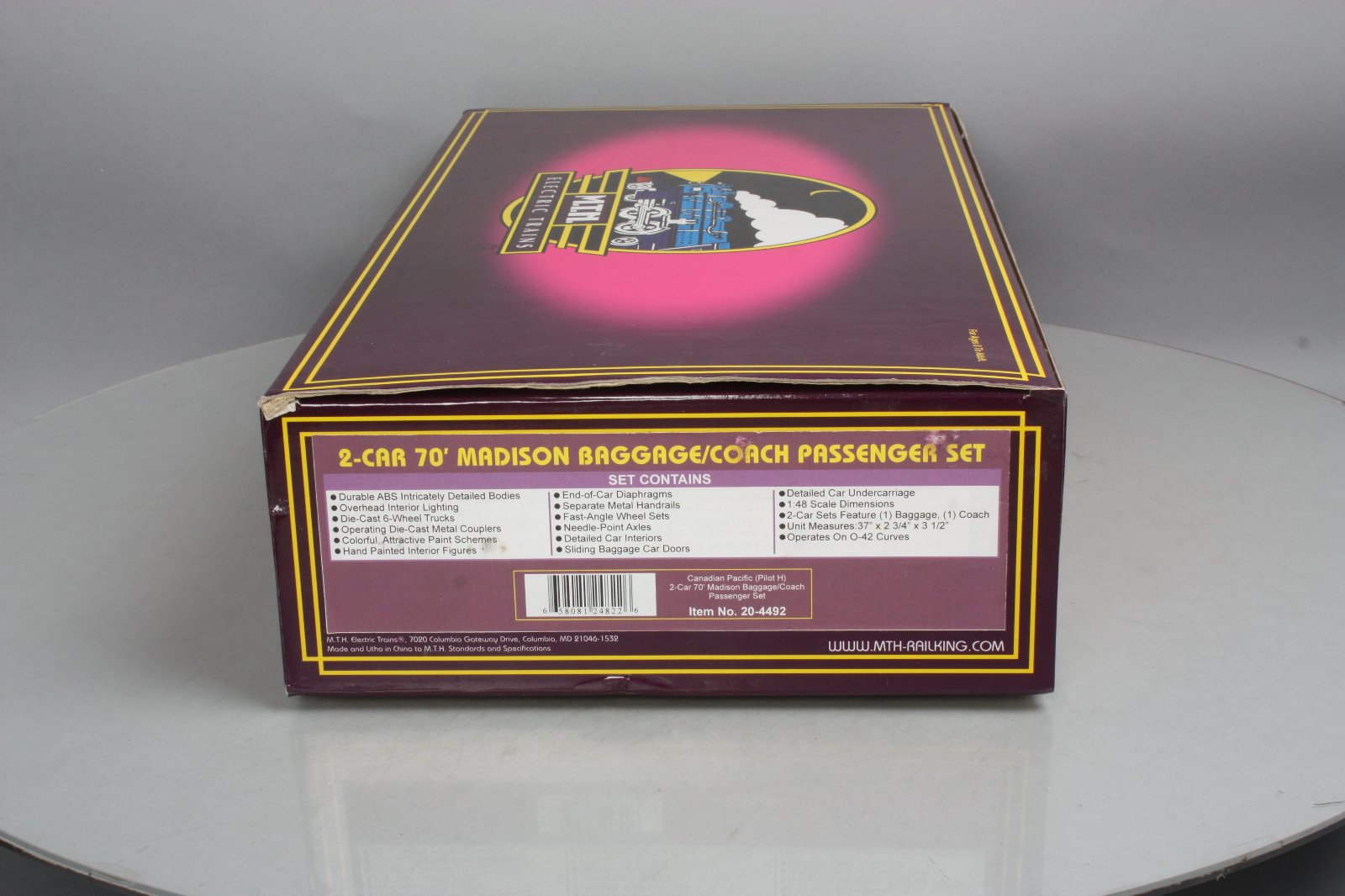 MTH 20-4492 O CP 70’ Madison Baggage/Coach Passenger Car Set (Set of 2)