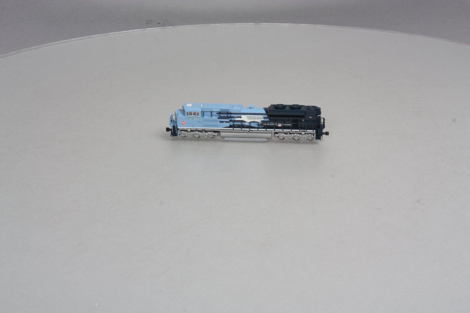 Kato 176-8408 N Scale UP/Missouri Pacfic SD70ACe Powered Diesel Locomotive #1982