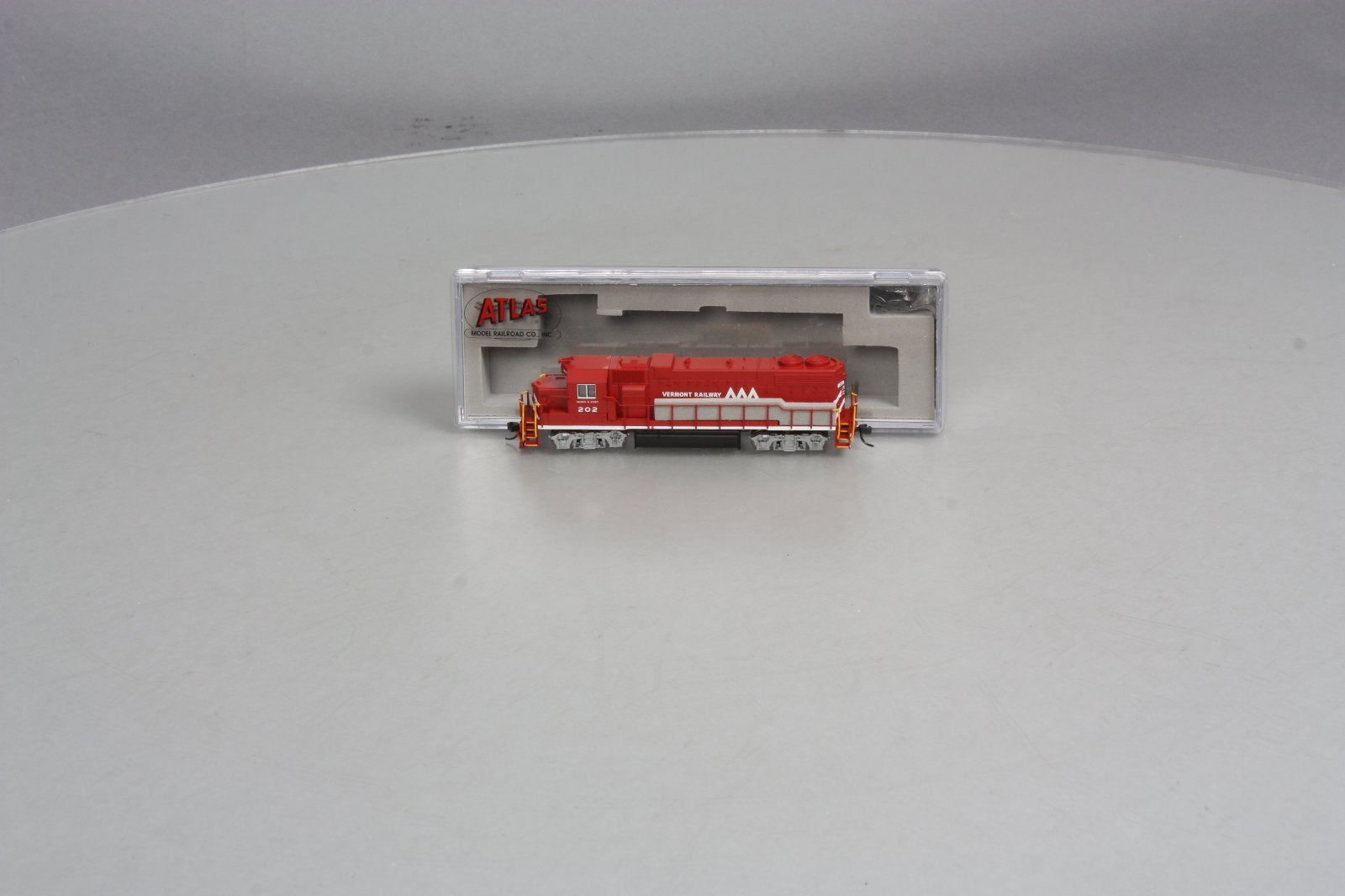 Atlas 47644 N Scale Vermont Rwy.GP38-2 #202