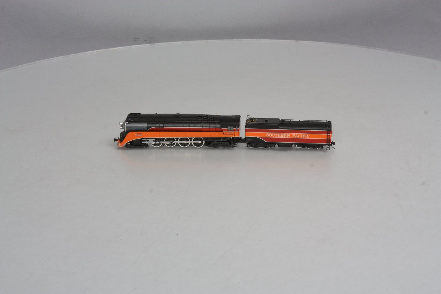 Con-Cor 01-3854 N Scale GS-4 SP Daylight 4-8-4 Steam Locomotive & Tender