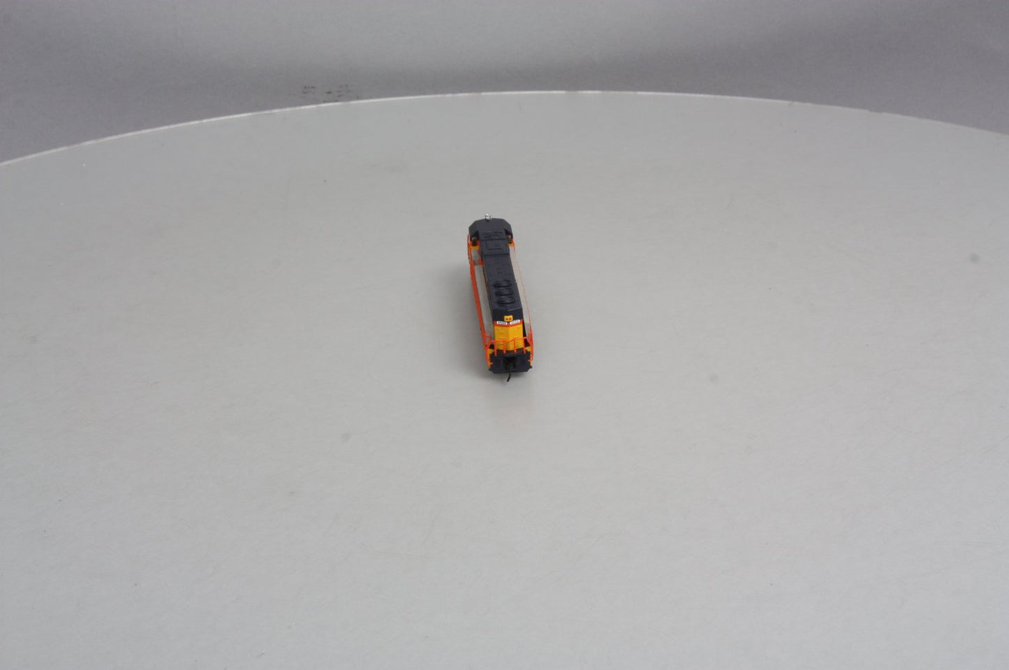 Atlas 49335 N Scale Chessie SD50 Diesel #8569
