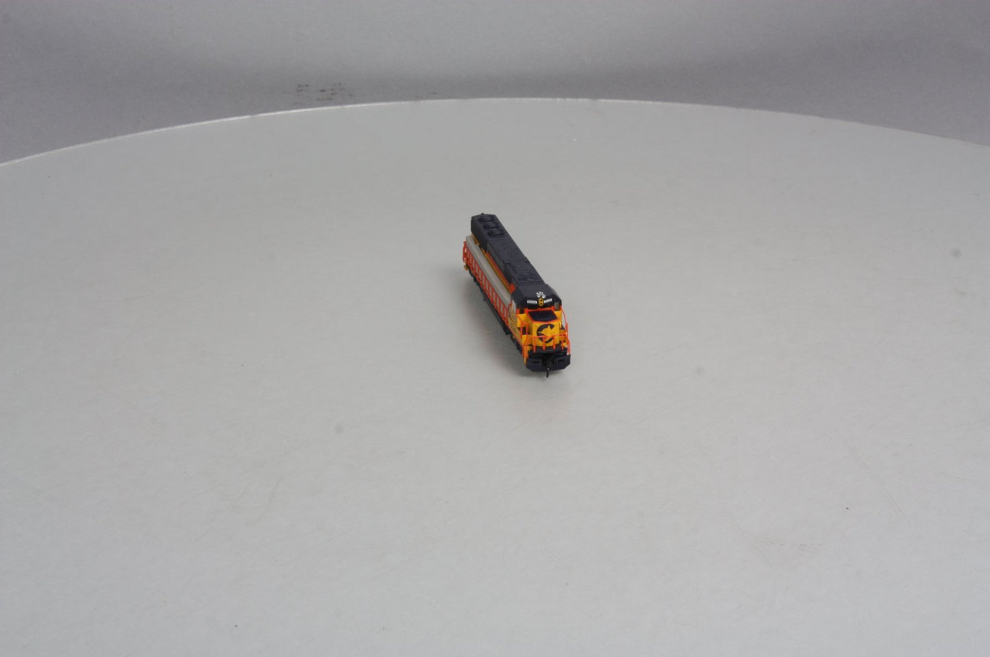 Atlas 49335 N Scale Chessie SD50 Diesel #8569