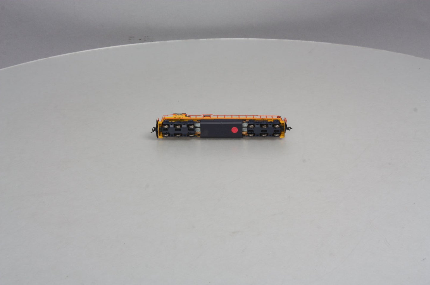 Atlas 49335 N Scale Chessie SD50 Diesel #8569