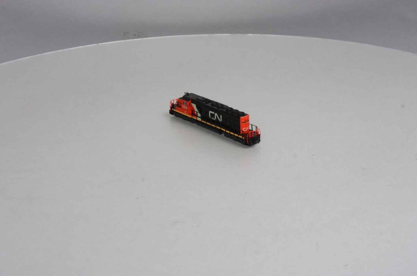 Kato 176-4954 N Scale Canadian National SD40-2 Powered Diesel Locomotive #6256
