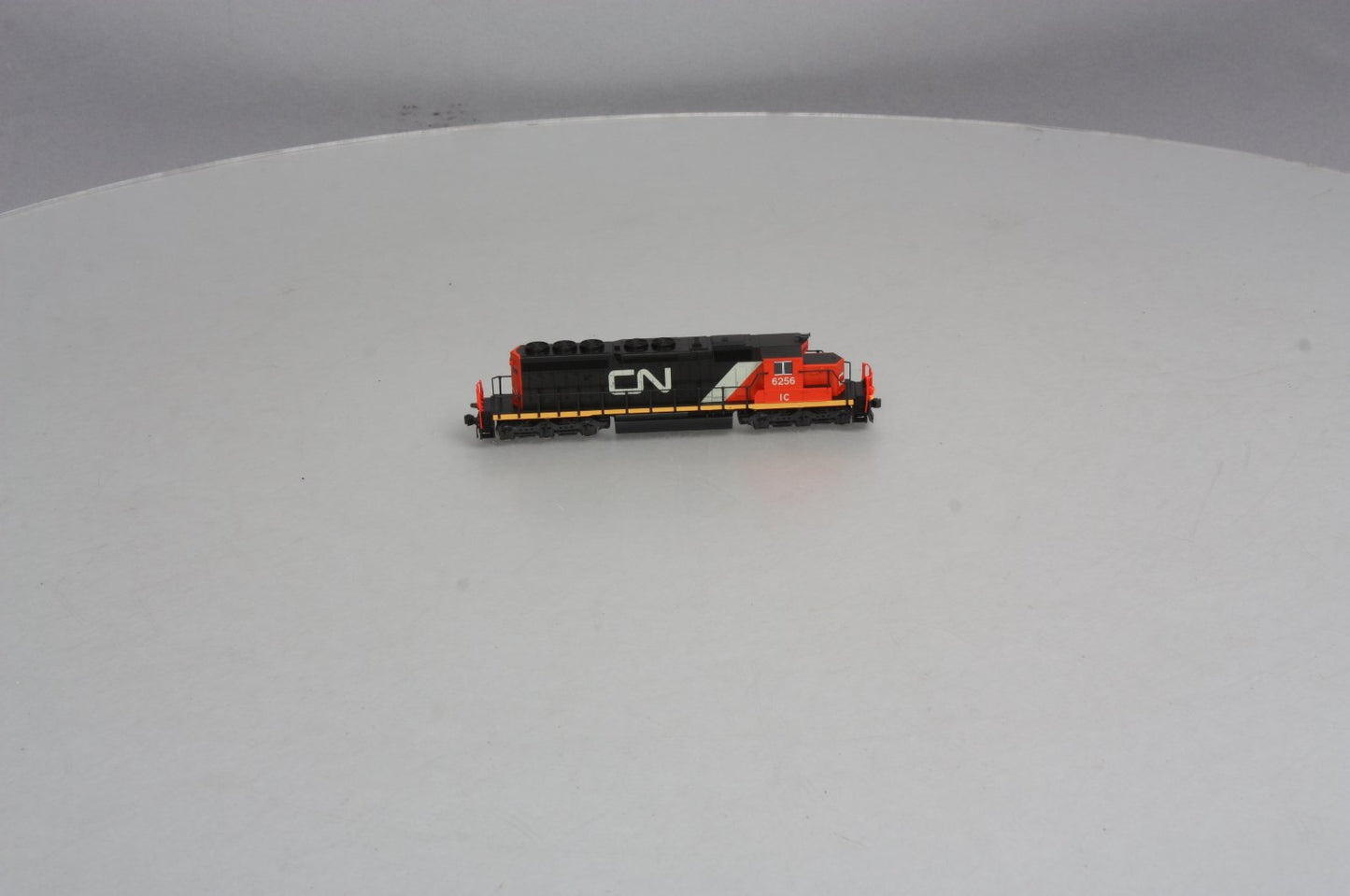 Kato 176-4954 N Scale Canadian National SD40-2 Powered Diesel Locomotive #6256