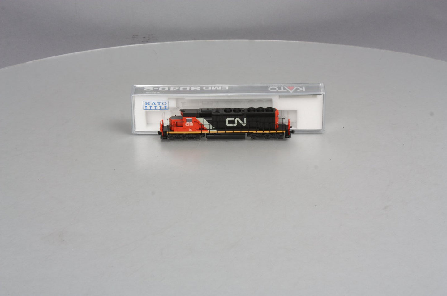 Kato 176-4954 N Scale Canadian National SD40-2 Powered Diesel Locomotive #6256
