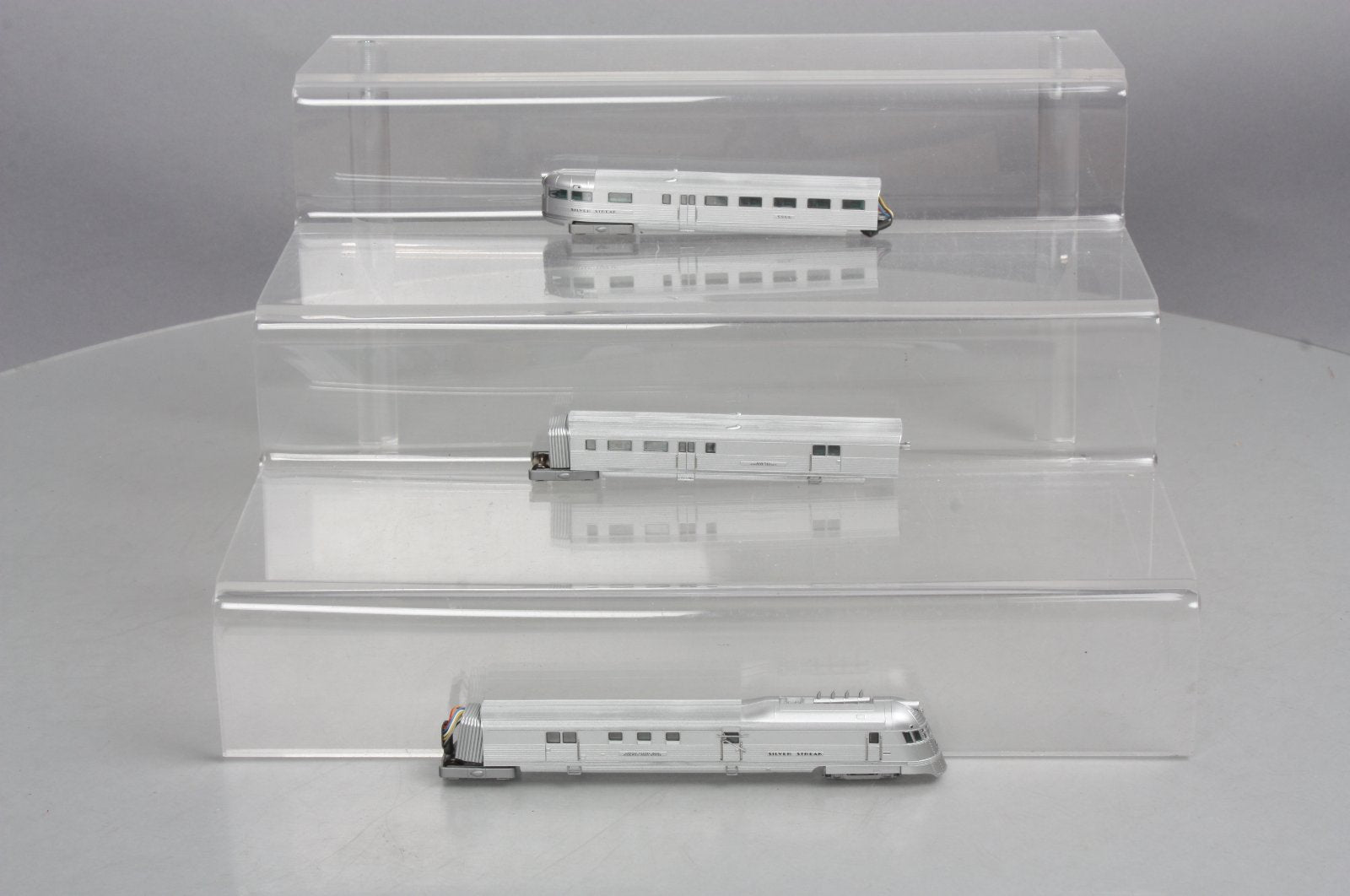 Con-Cor 8732 1934 Silver Streak Zephyr N Gauge Diesel Passenger Train Set