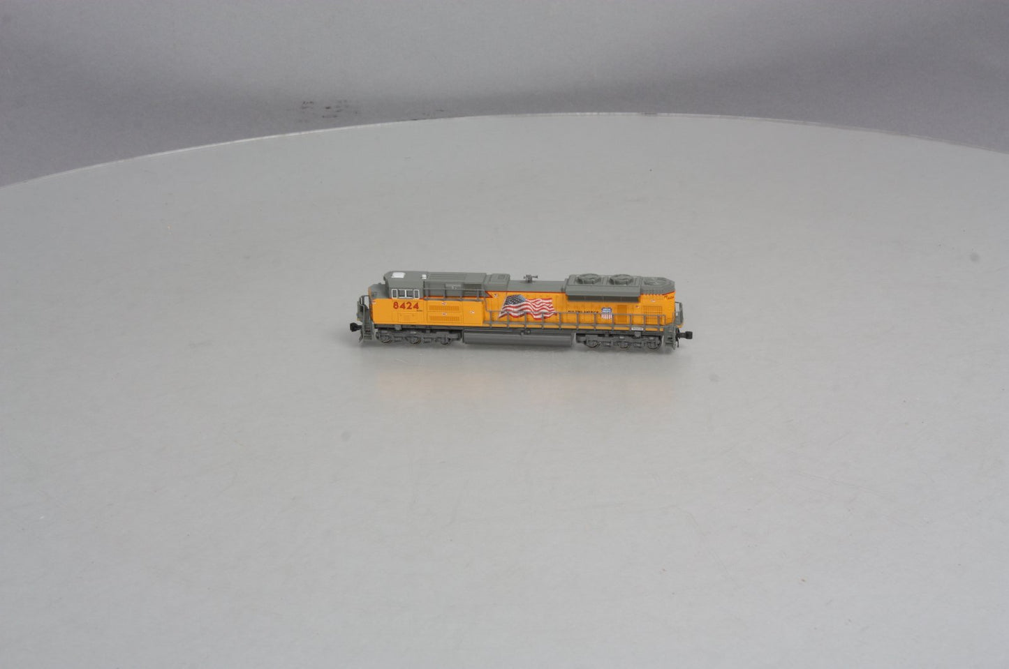Kato 176-8401 N Union Pacific - Flag SD70ACe Powered Diesel #8424