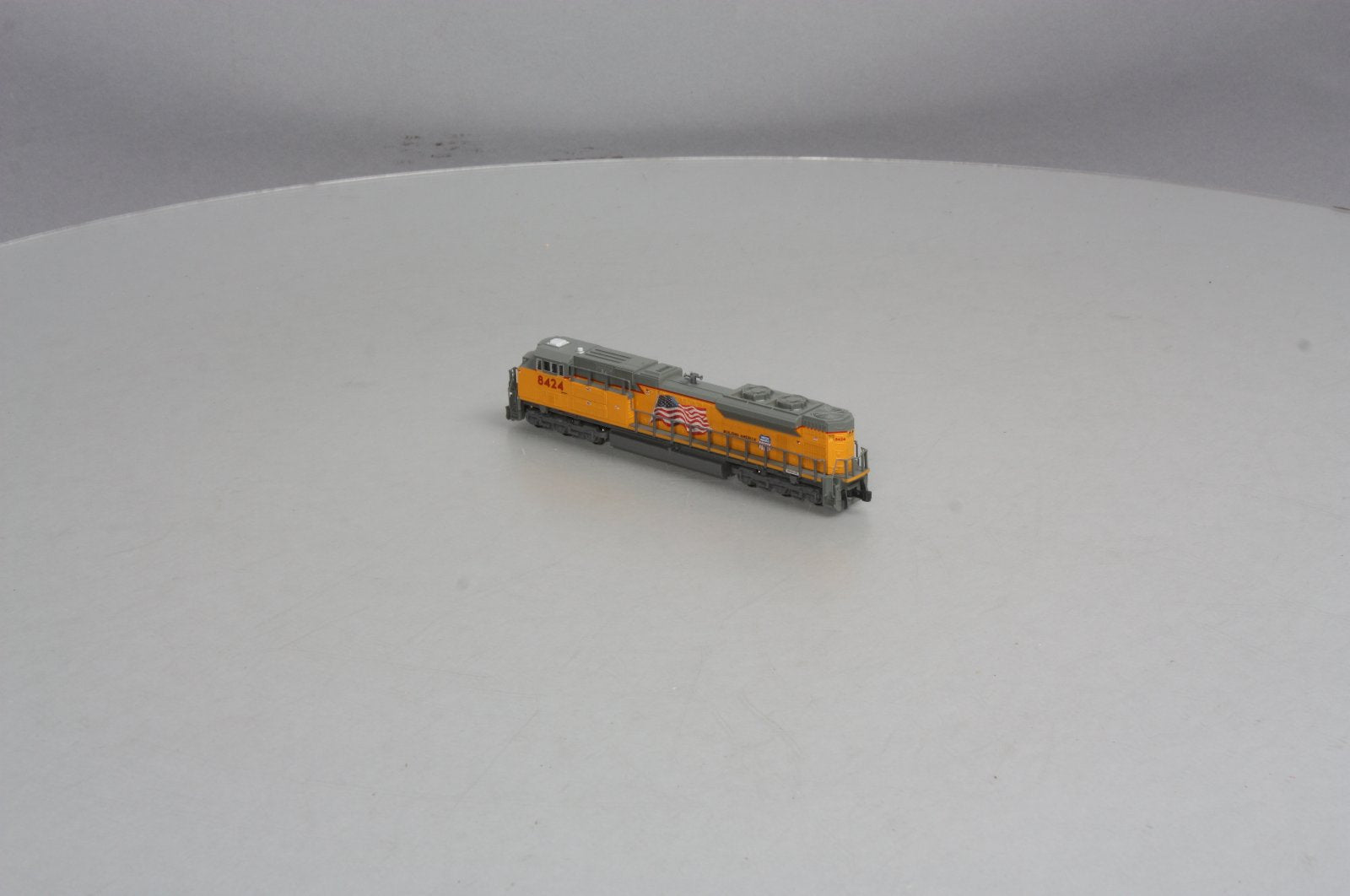 Kato 176-8401 N Union Pacific - Flag SD70ACe Powered Diesel #8424