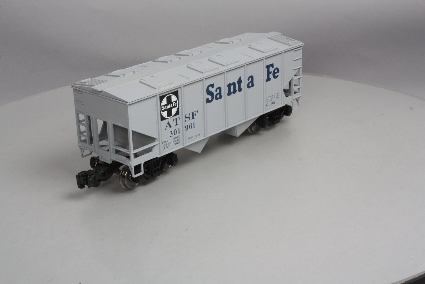 Piko 38835 G Scale Santa Fe Covered Hopper Car (Metal Wheels)