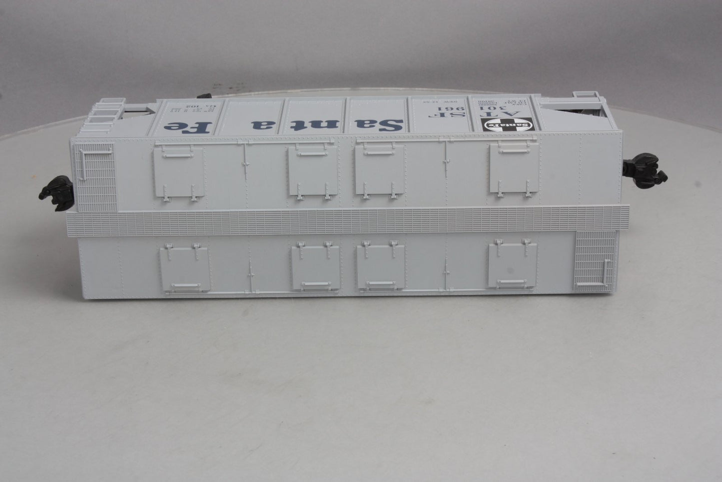 Piko 38835 G Scale Santa Fe Covered Hopper Car (Metal Wheels)