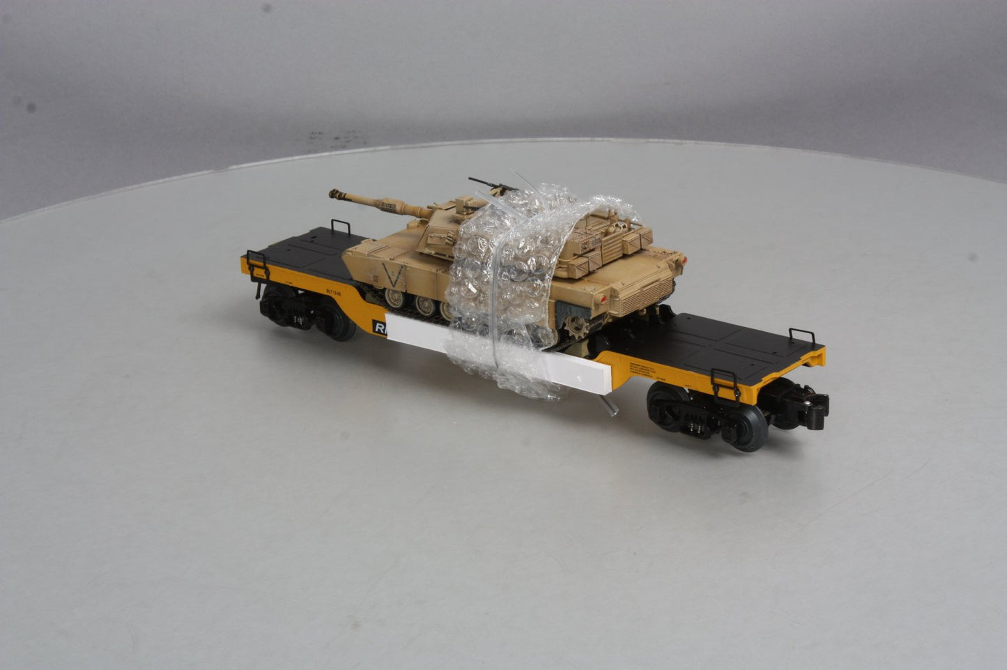RMT 96699034 RMTX-20104 O Scale Flat Car w/Beep Shell Load (3-Rail)