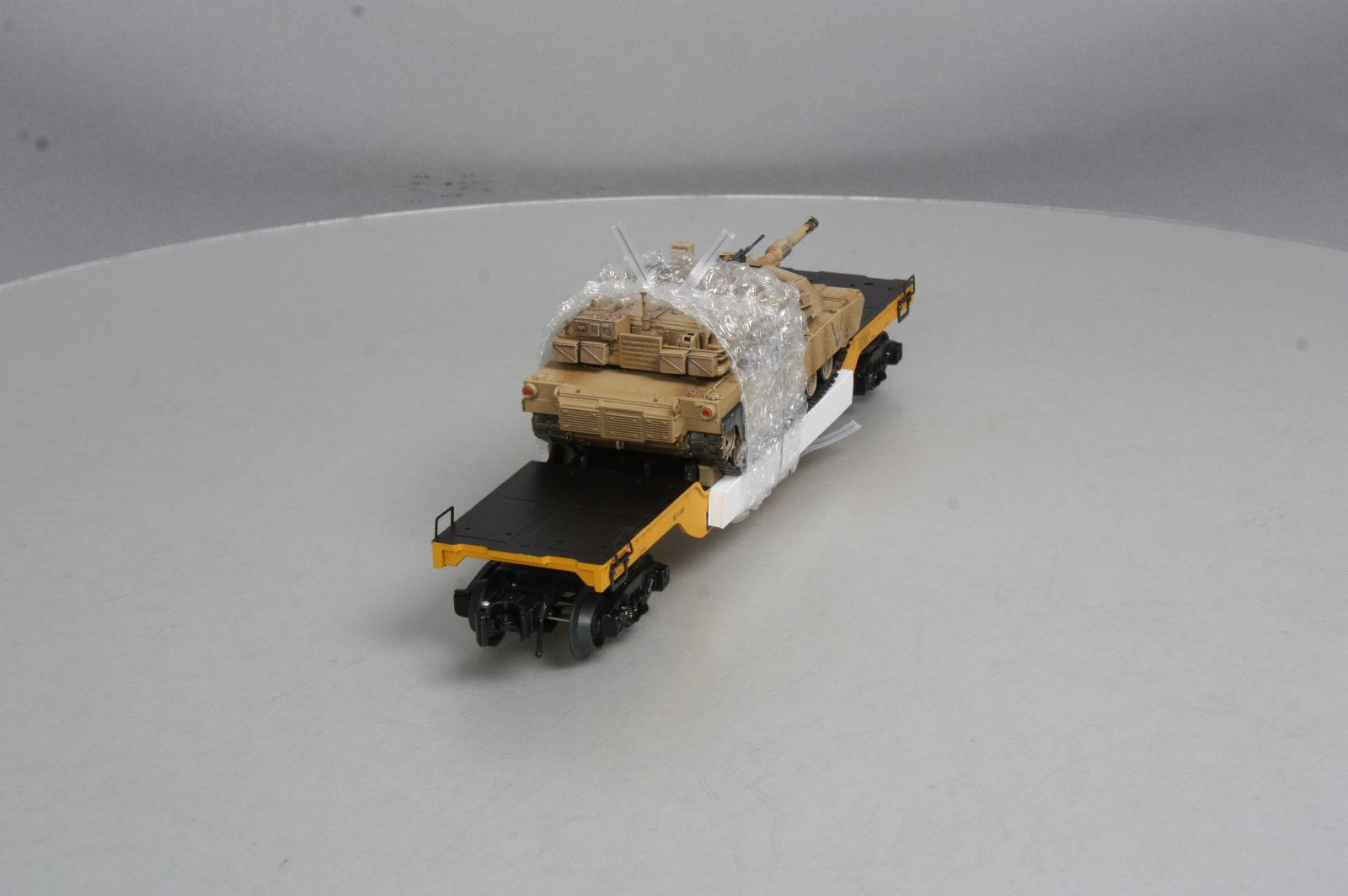 RMT 96699034 RMTX-20104 O Scale Flat Car w/Beep Shell Load (3-Rail)