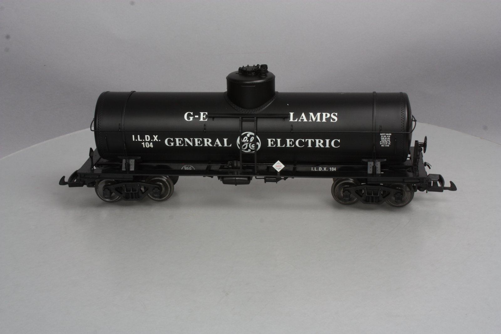 USA Trains R15118 G General Electric 10,000 Gallon Tank Car #104 - Metal Wheels