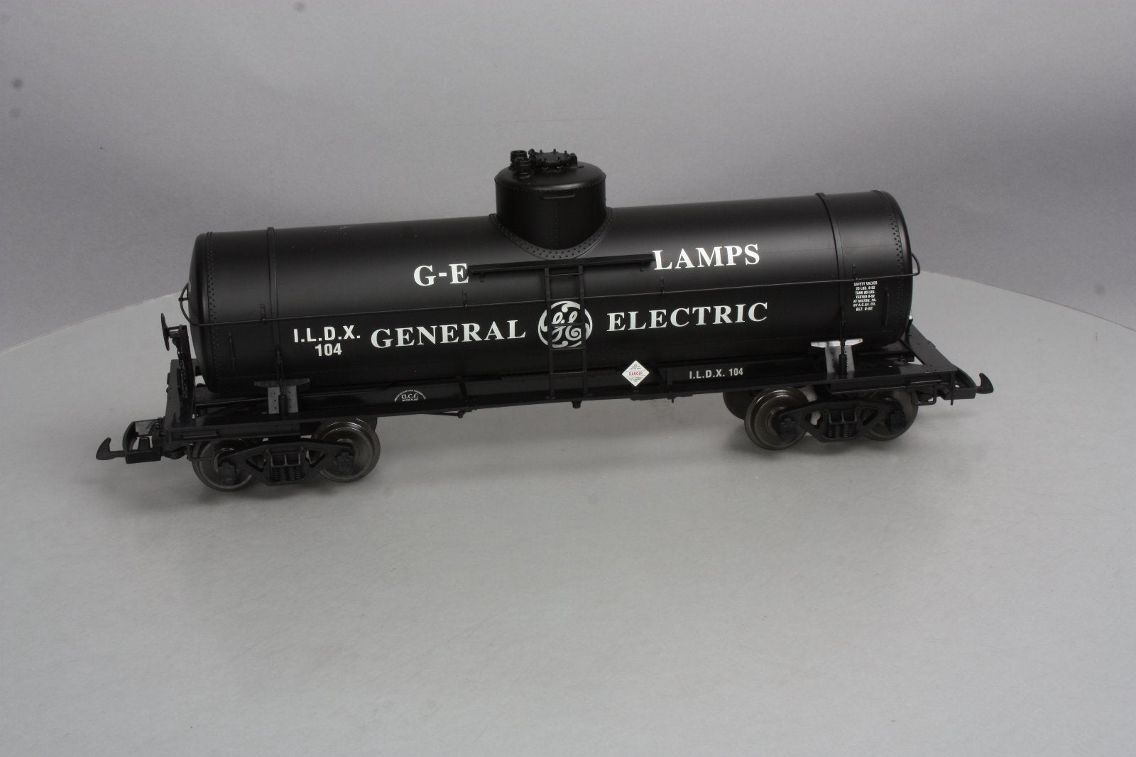 USA Trains R15118 G General Electric 10,000 Gallon Tank Car #104 - Metal Wheels