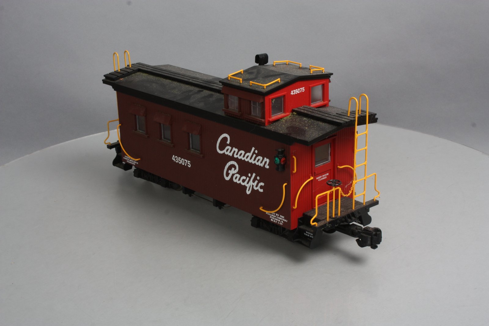 USA Trains R12023 Canadian Pacific Caboose - Metal Wheels