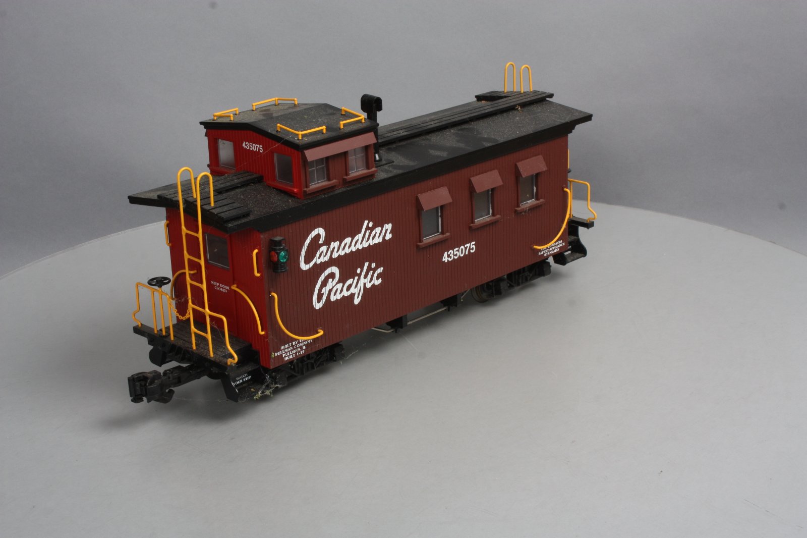 USA Trains R12023 Canadian Pacific Caboose - Metal Wheels