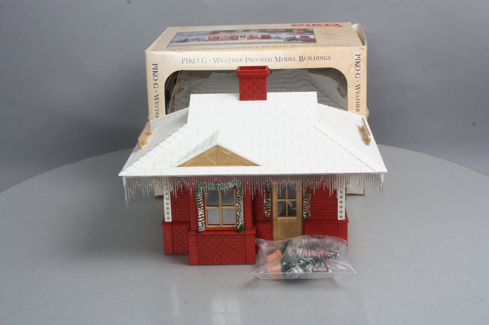 Piko 62265 G Scale North Pole Station