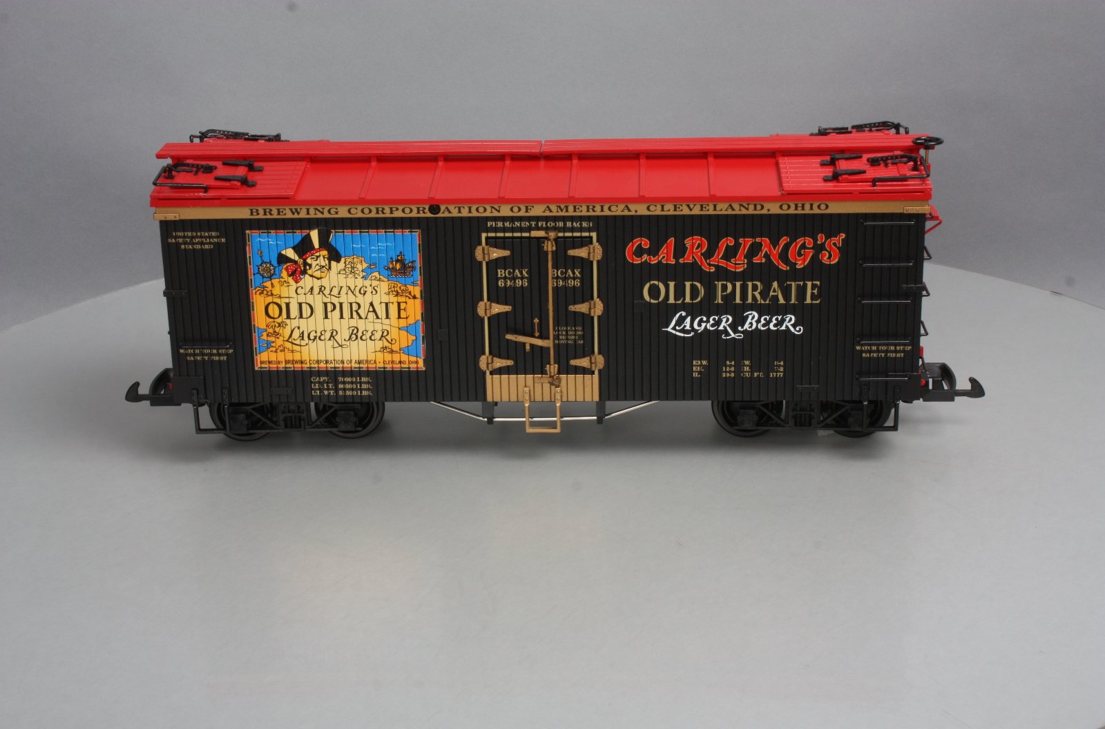 USA Trains R16446 Carling's Old Pirate Lager Beer Reefer Car #69496