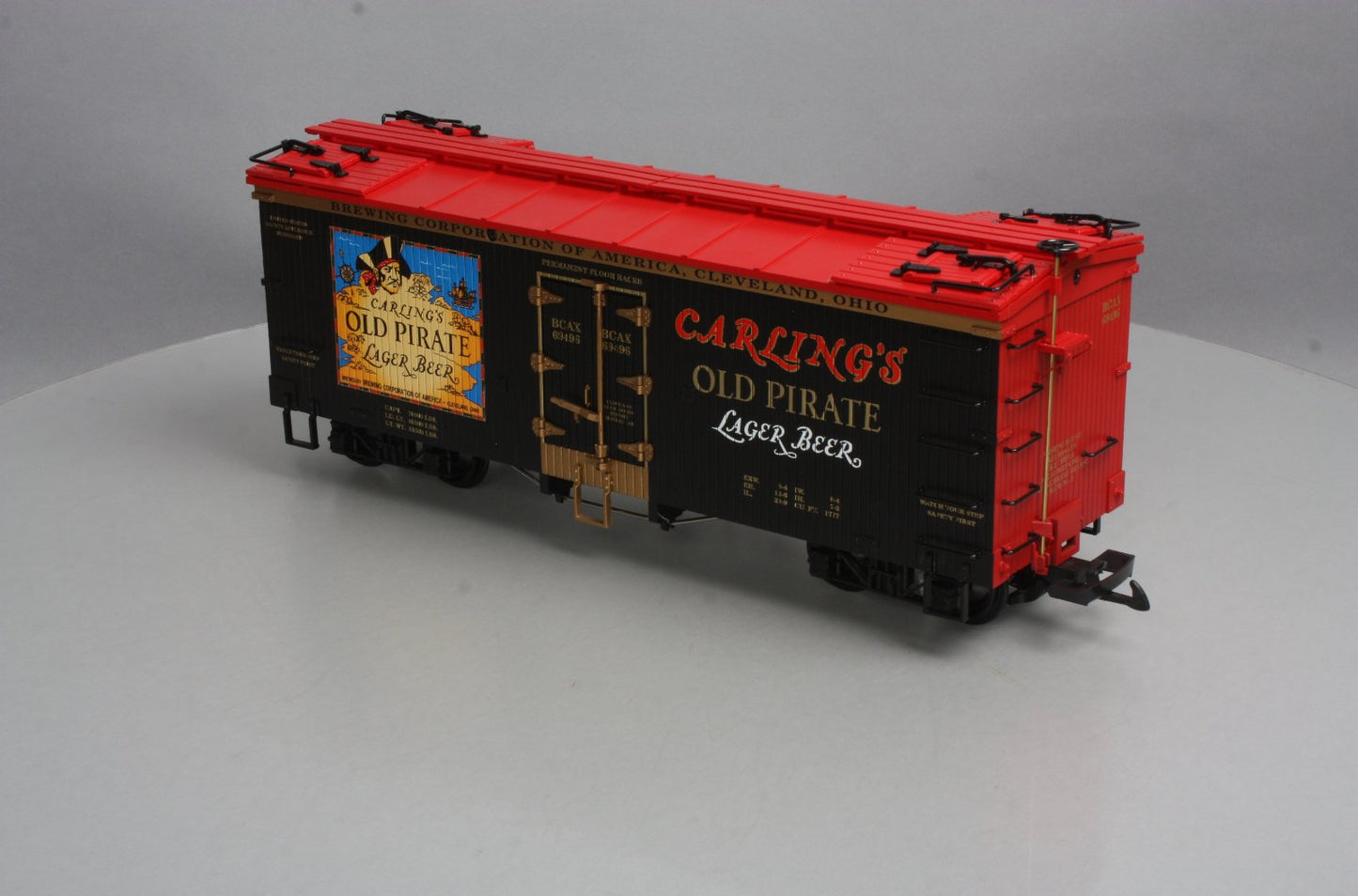USA Trains R16446 Carling's Old Pirate Lager Beer Reefer Car #69496