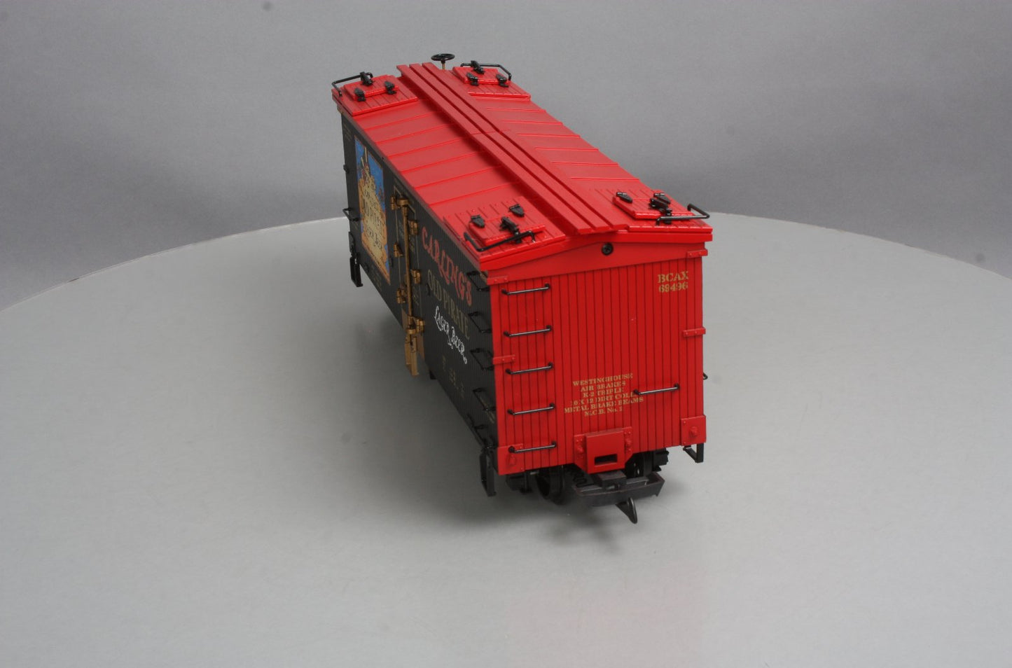 USA Trains R16446 Carling's Old Pirate Lager Beer Reefer Car #69496