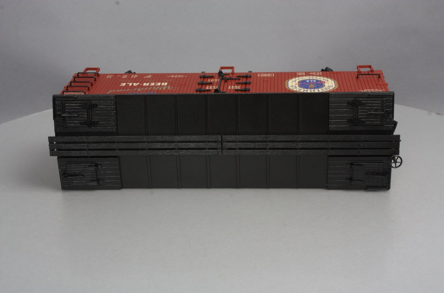 USA Trains 16398 G Scale Whitebread Pale Ale Refrigerator Car