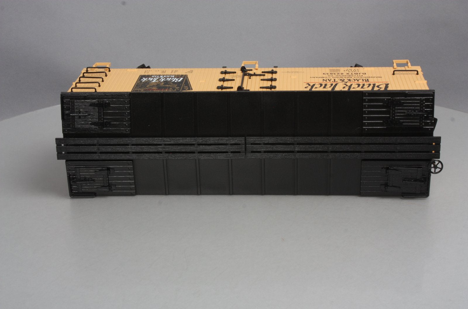USA Trains 16381 G Scale Black Jack Refrigerator Car
