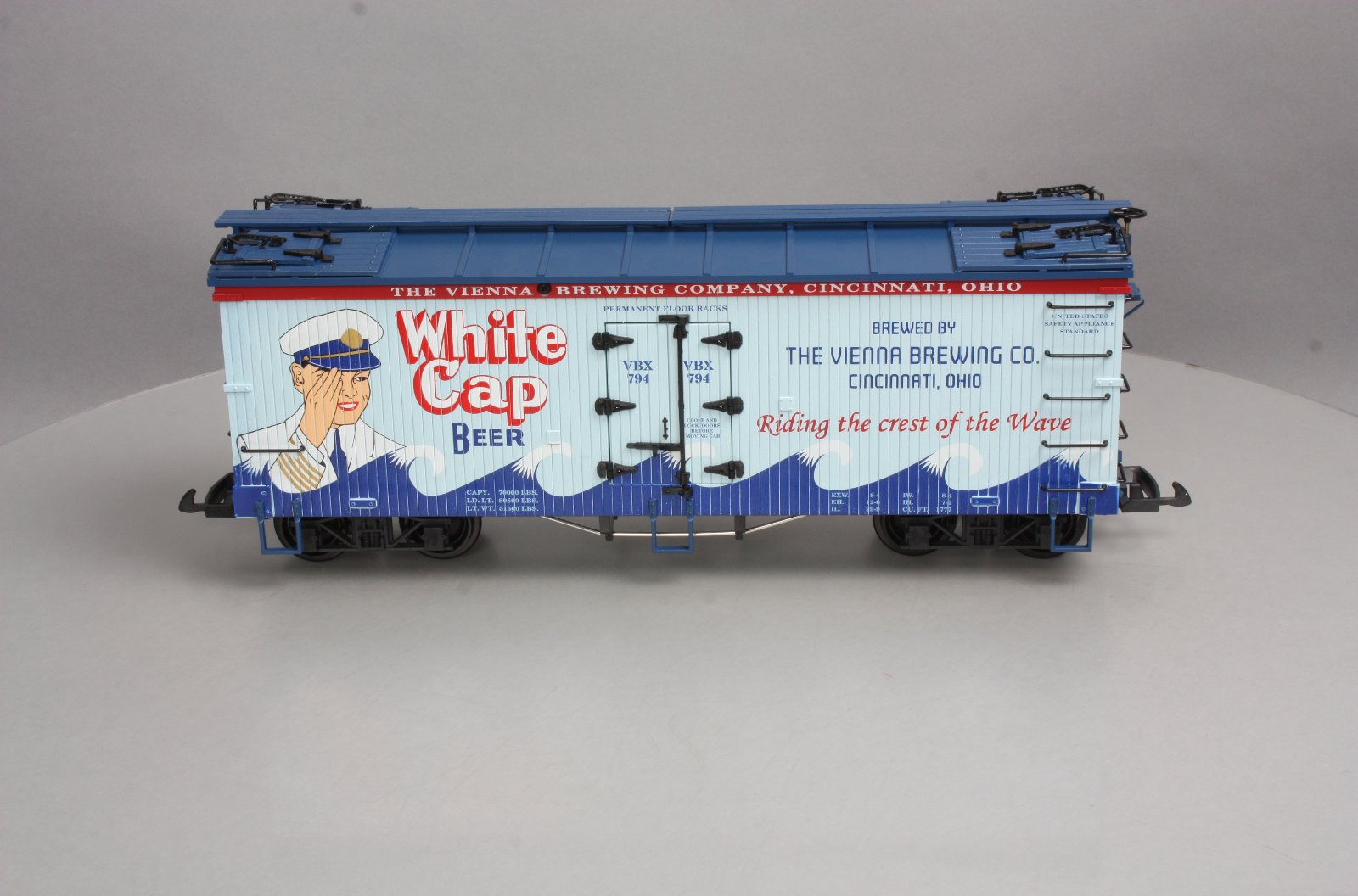 USA Trains 16447 G Scale White Cap Beer Reefer #794