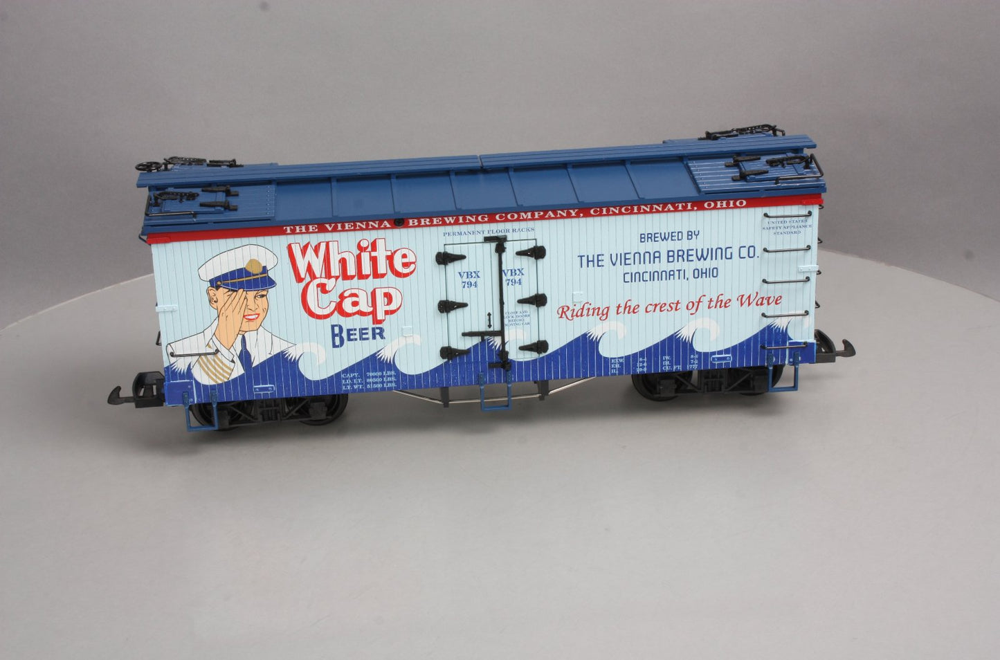 USA Trains 16447 G Scale White Cap Beer Reefer #794
