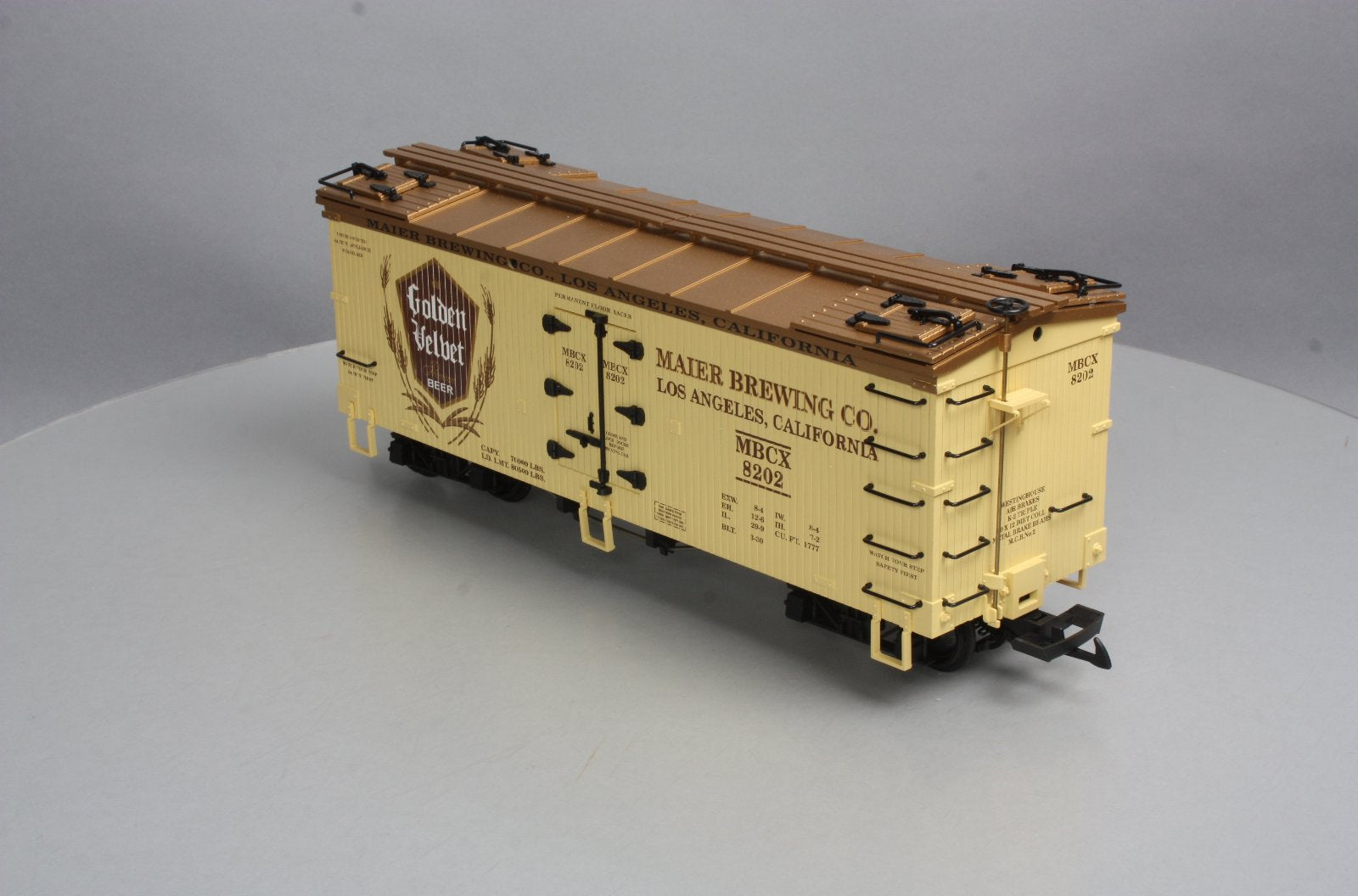 USA Trains 16355 G Scale Golden Velvet Beer Reefer #8202