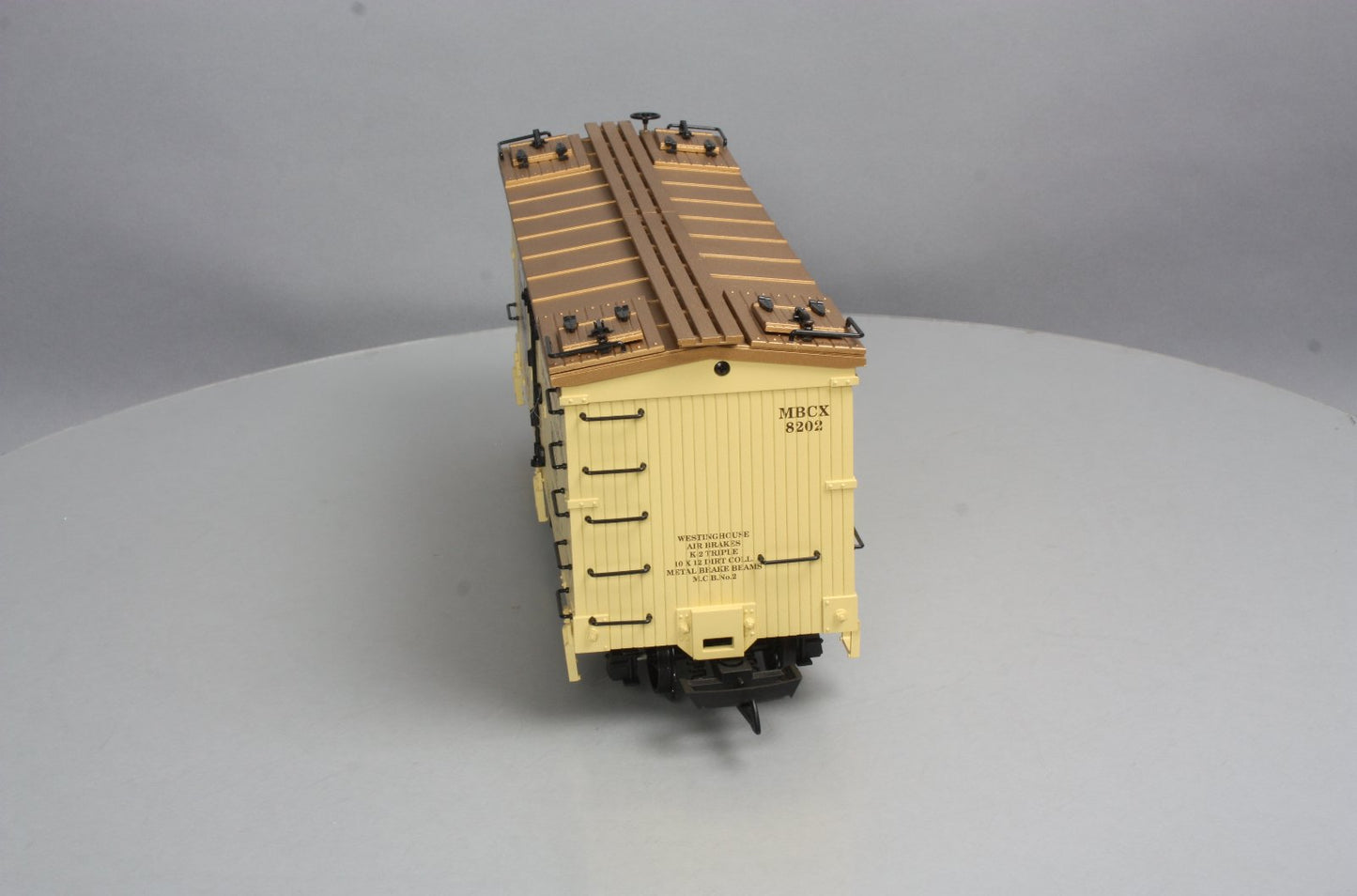 USA Trains 16355 G Scale Golden Velvet Beer Reefer #8202