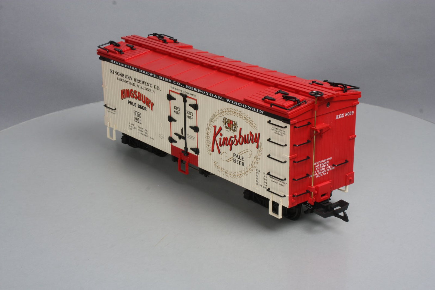 USA Trains R16424 G Scale Kingsbury Pale Beer Reefer #8059