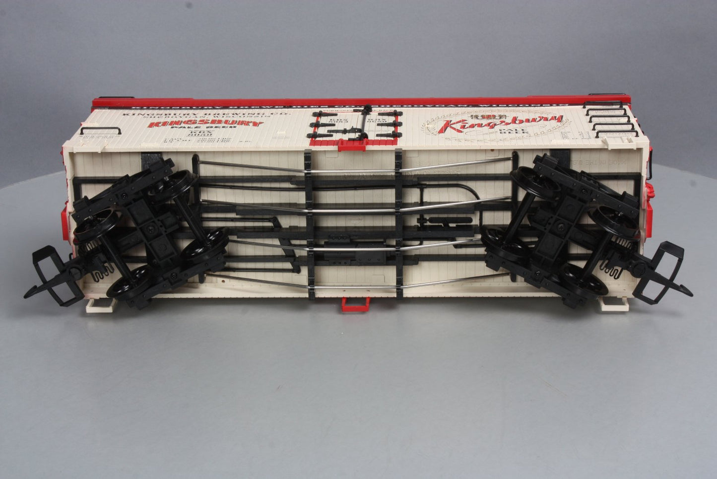USA Trains R16424 G Scale Kingsbury Pale Beer Reefer #8059