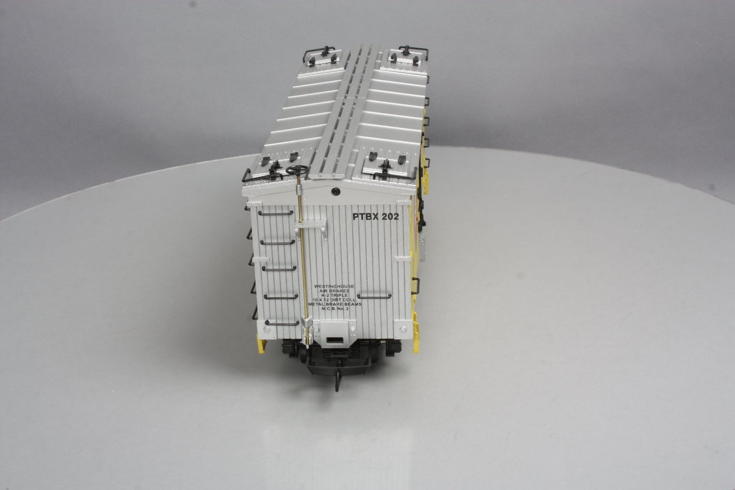 USA Trains R16421 G Scale Townsend Lager Beer Reefer #202