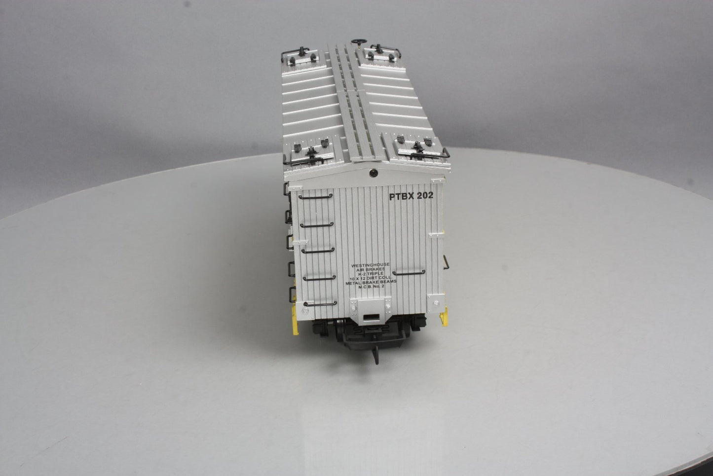 USA Trains R16421 G Scale Townsend Lager Beer Reefer #202