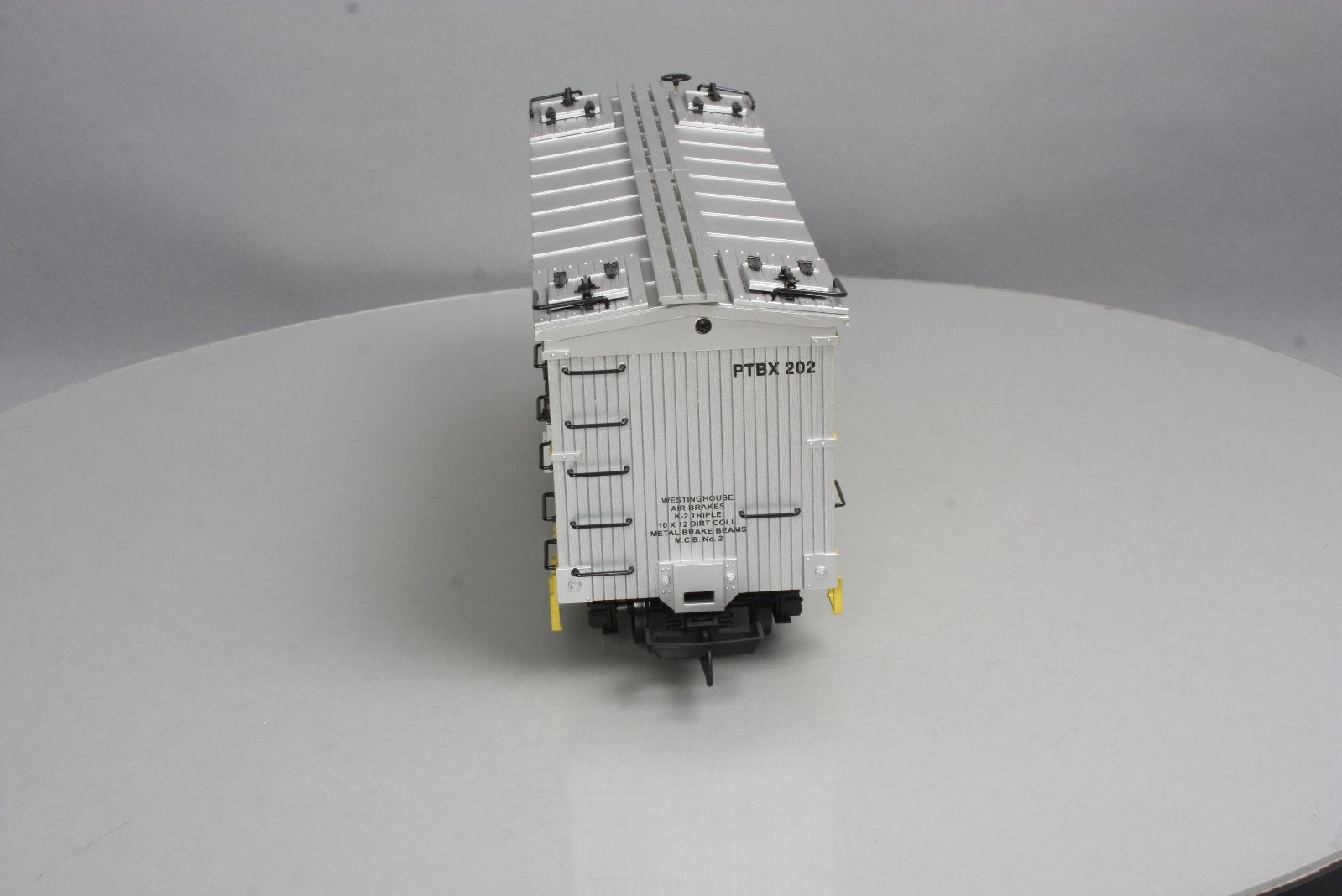 USA Trains R16421 G Scale Townsend Lager Beer Reefer #202