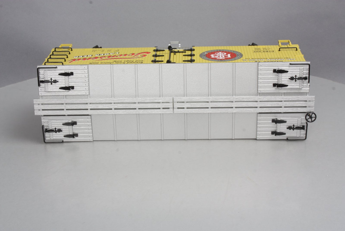 USA Trains R16421 G Scale Townsend Lager Beer Reefer #202