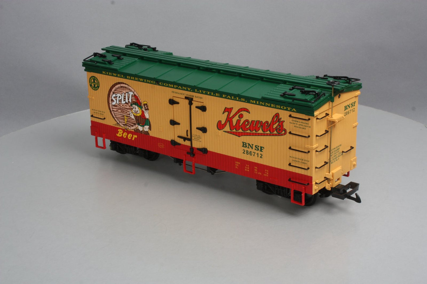 USA Trains 16433 G Scale Kiewel's Split Beer Refrigerator Car