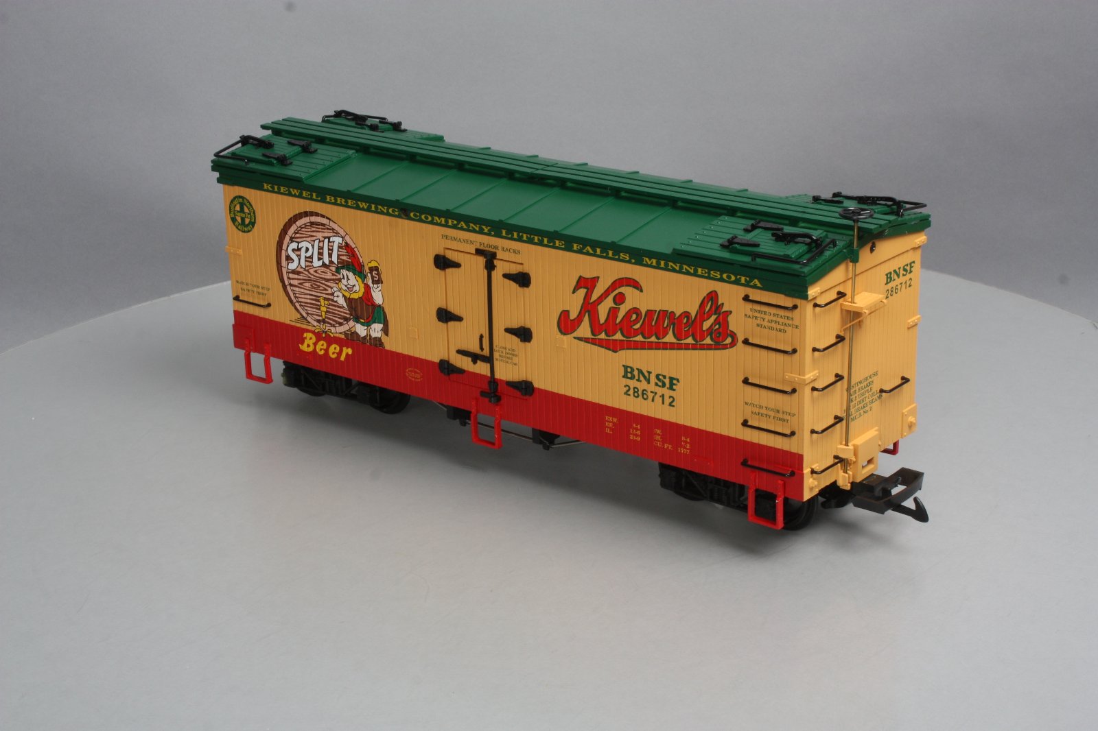 USA Trains 16433 G Scale Kiewel's Split Beer Refrigerator Car