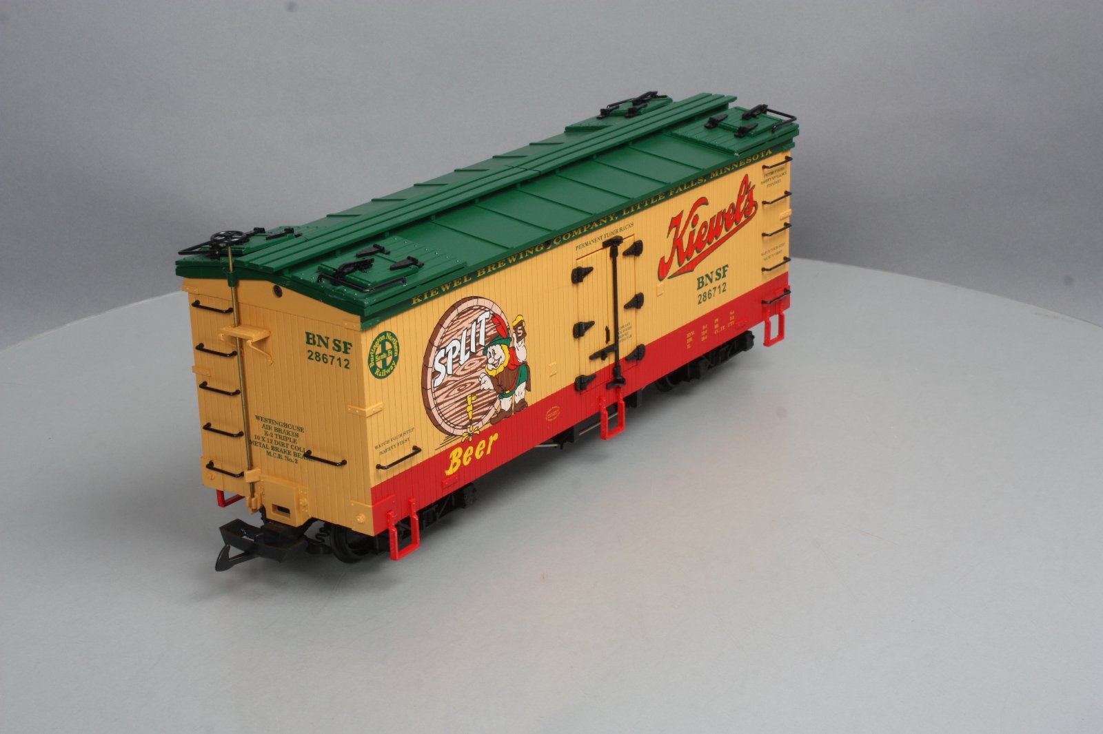 USA Trains 16433 G Scale Kiewel's Split Beer Refrigerator Car