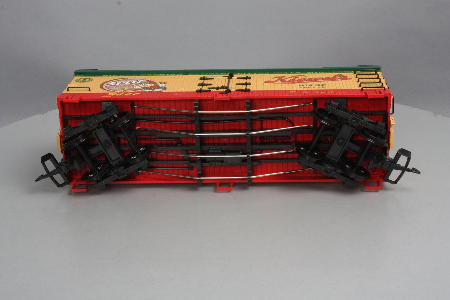 USA Trains 16433 G Scale Kiewel's Split Beer Refrigerator Car