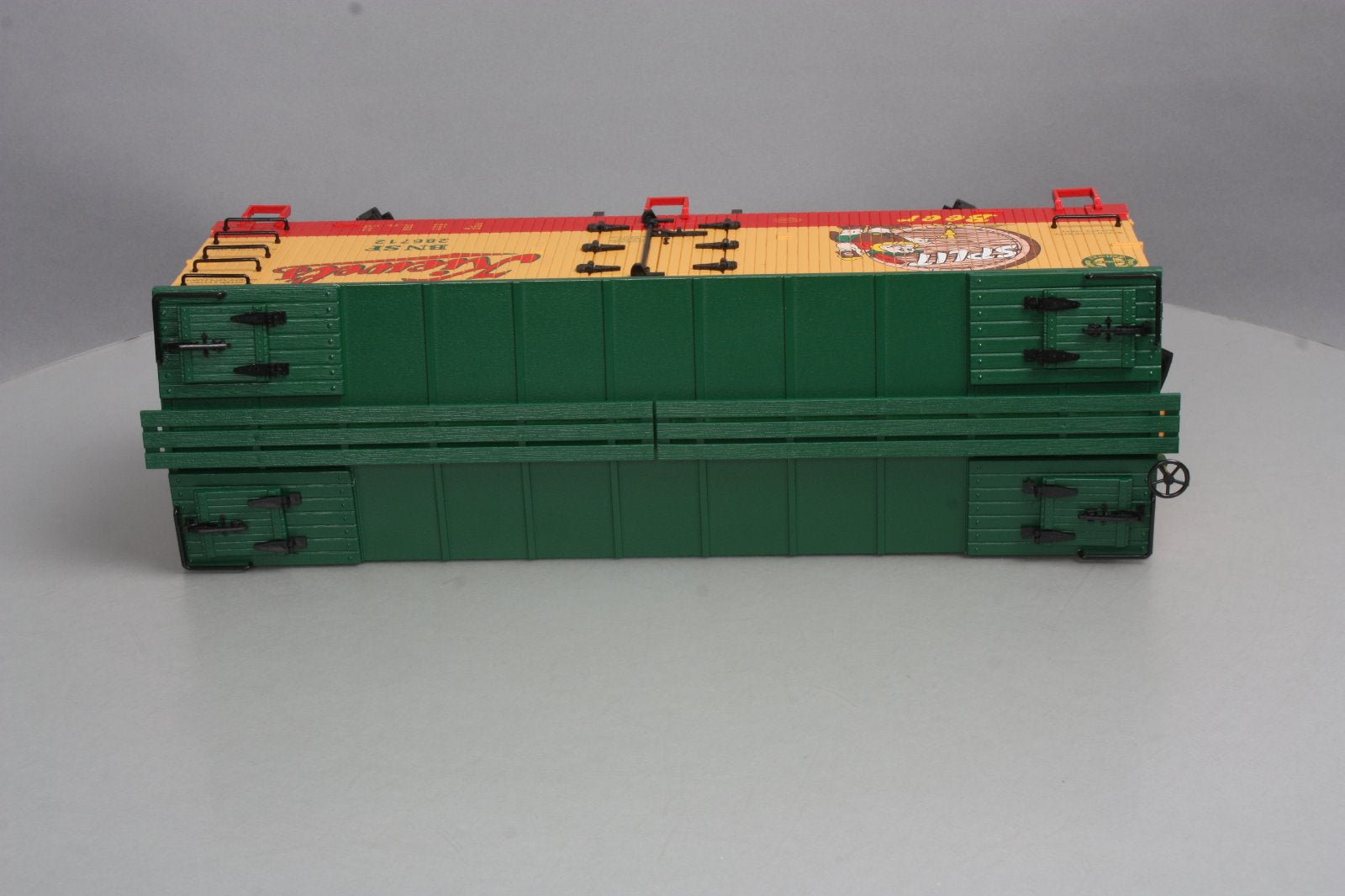 USA Trains 16433 G Scale Kiewel's Split Beer Refrigerator Car