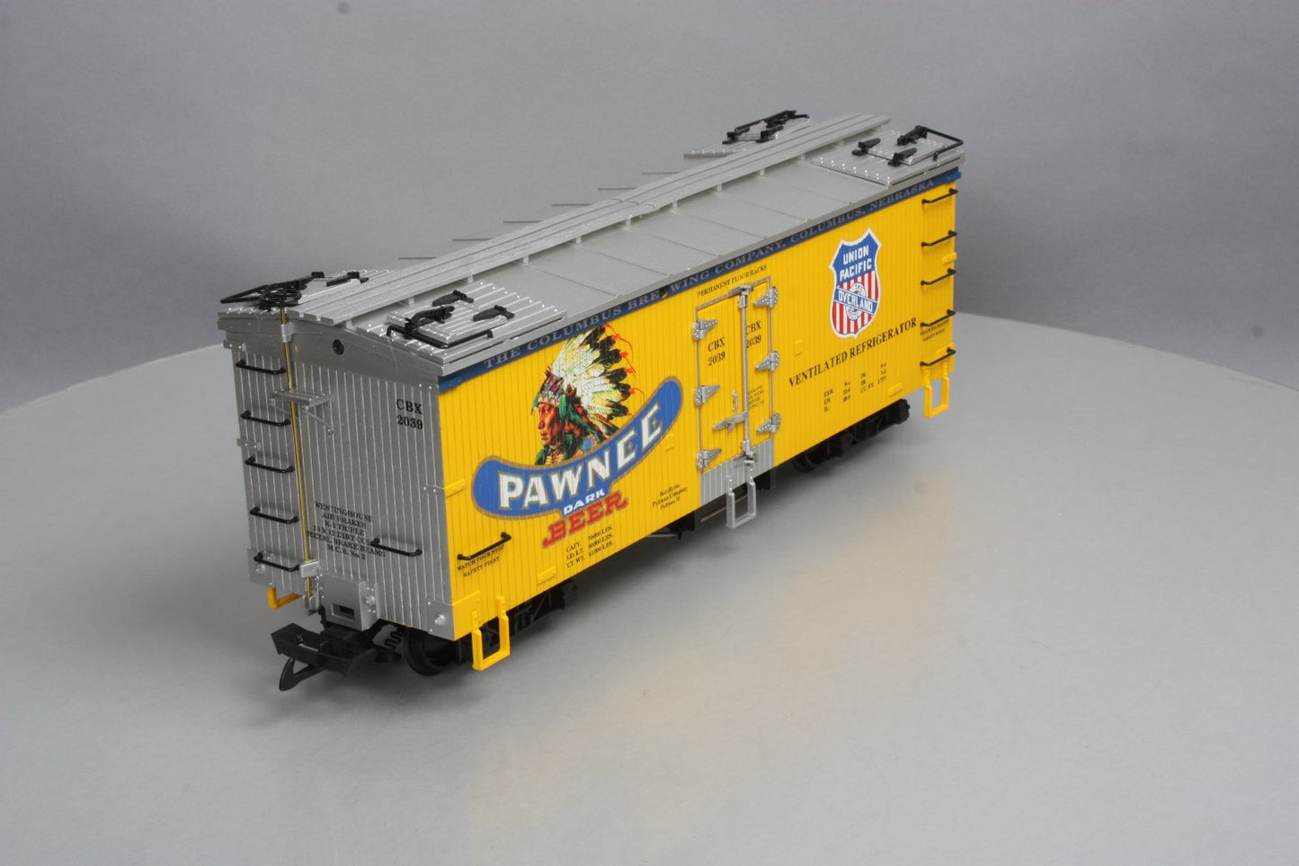 USA Trains 16429 G Scale Pawnee Beer Refrigerator Car