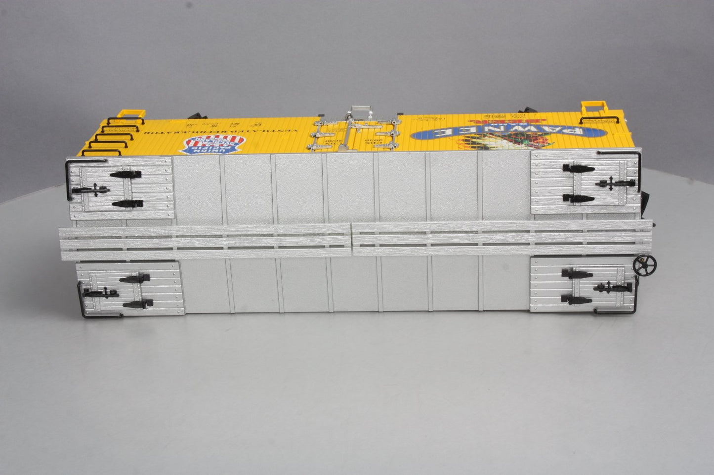 USA Trains 16429 G Scale Pawnee Beer Refrigerator Car