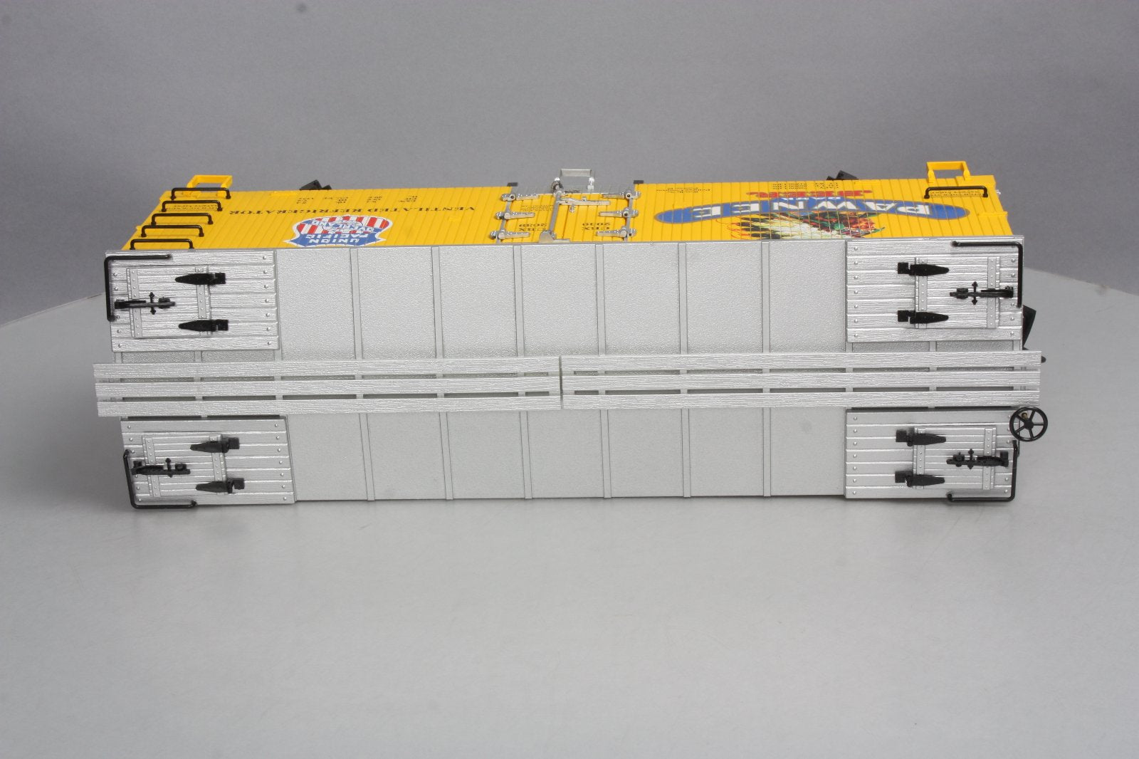 USA Trains 16429 G Scale Pawnee Beer Refrigerator Car