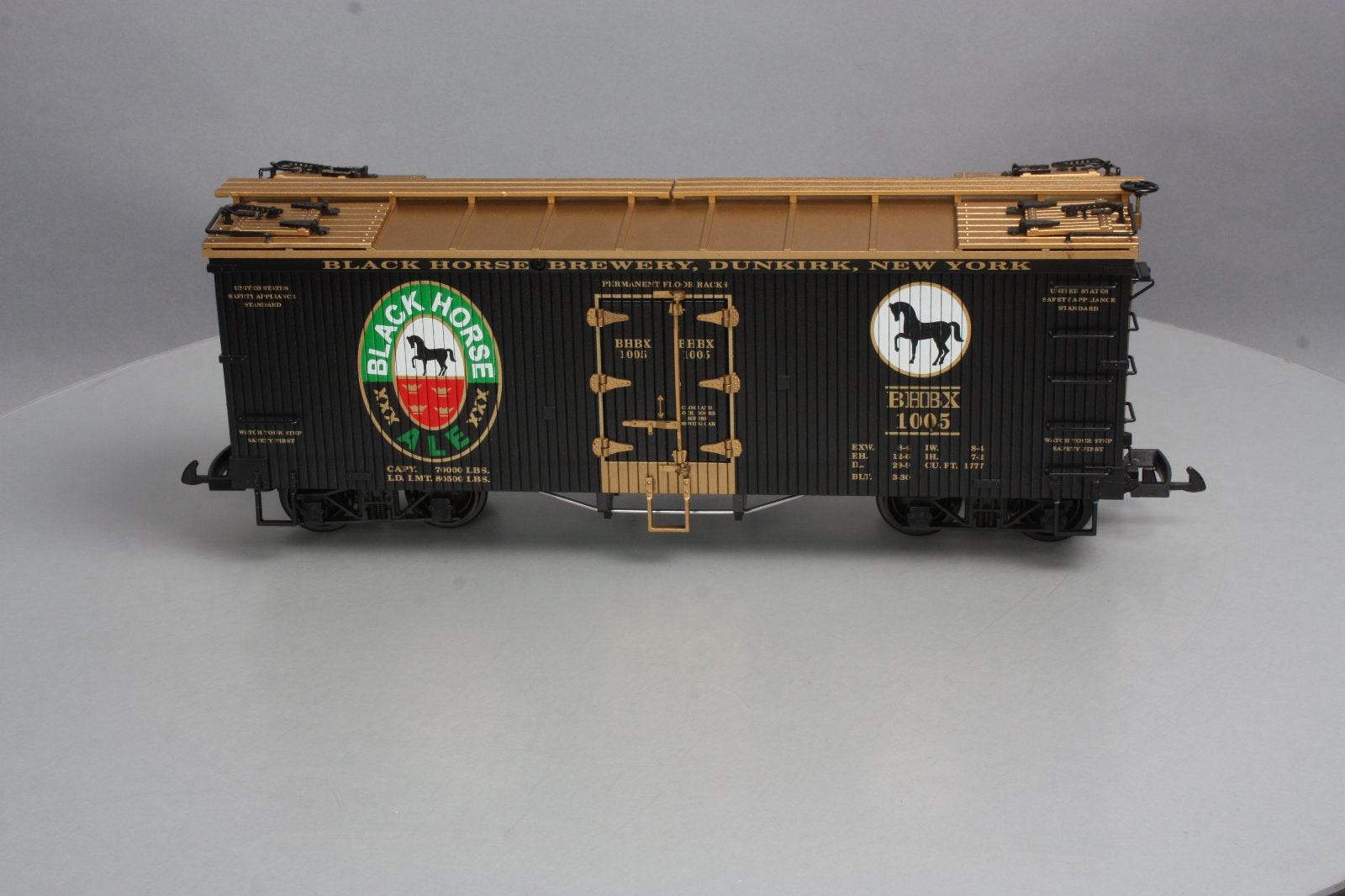 USA Trains R16413 G Scale Black Horse Ale Refrigerator Car