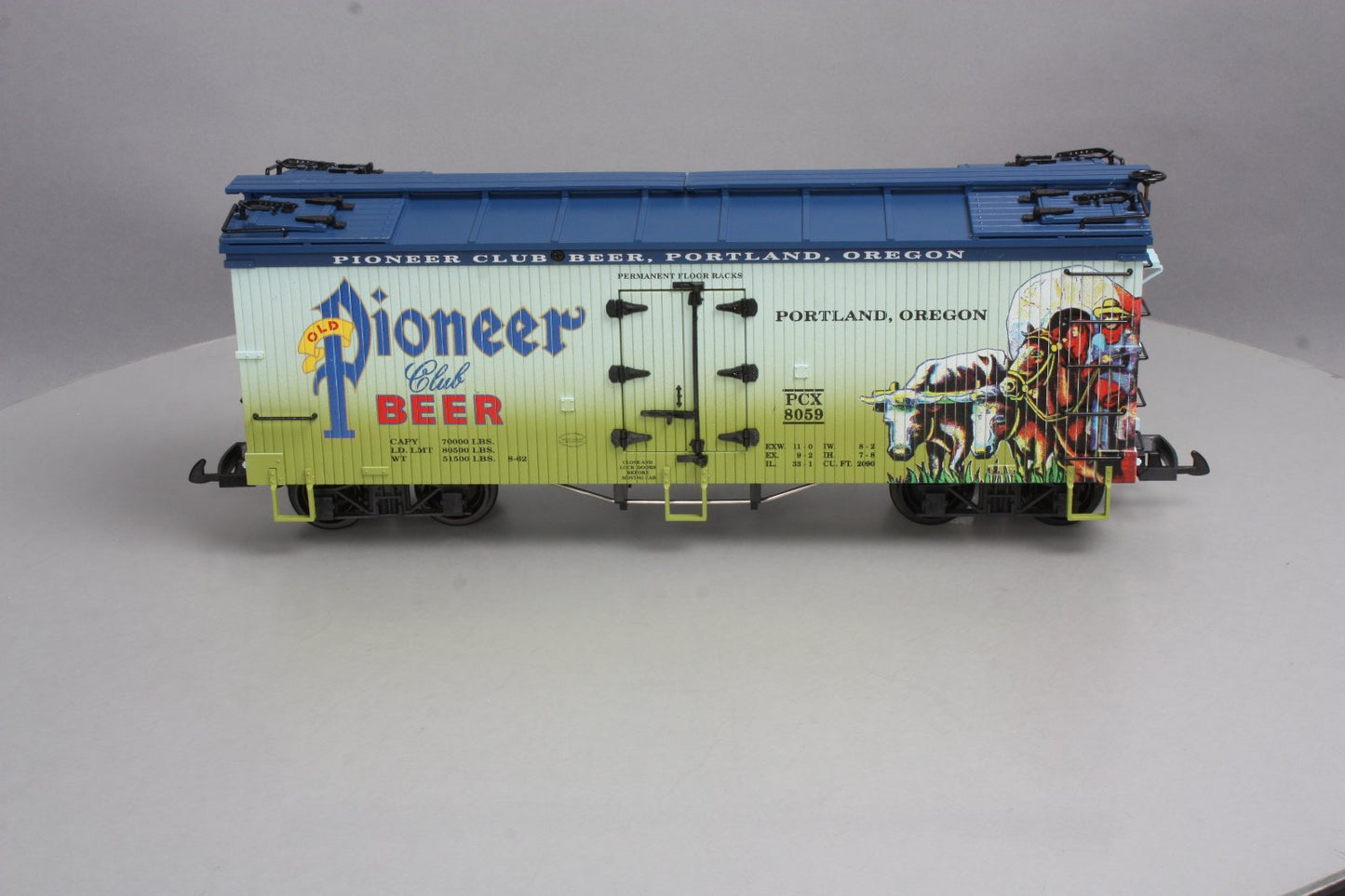 USA Trains 16432 G Scale Pioneer Club Beer Refrigerator Car