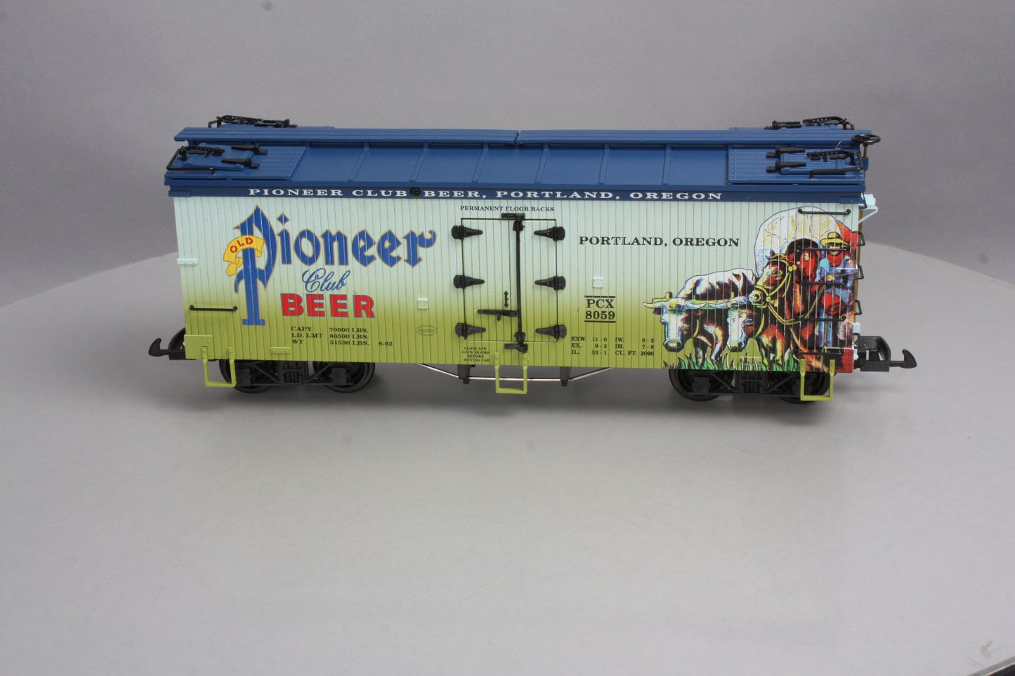 USA Trains 16432 G Scale Pioneer Club Beer Refrigerator Car