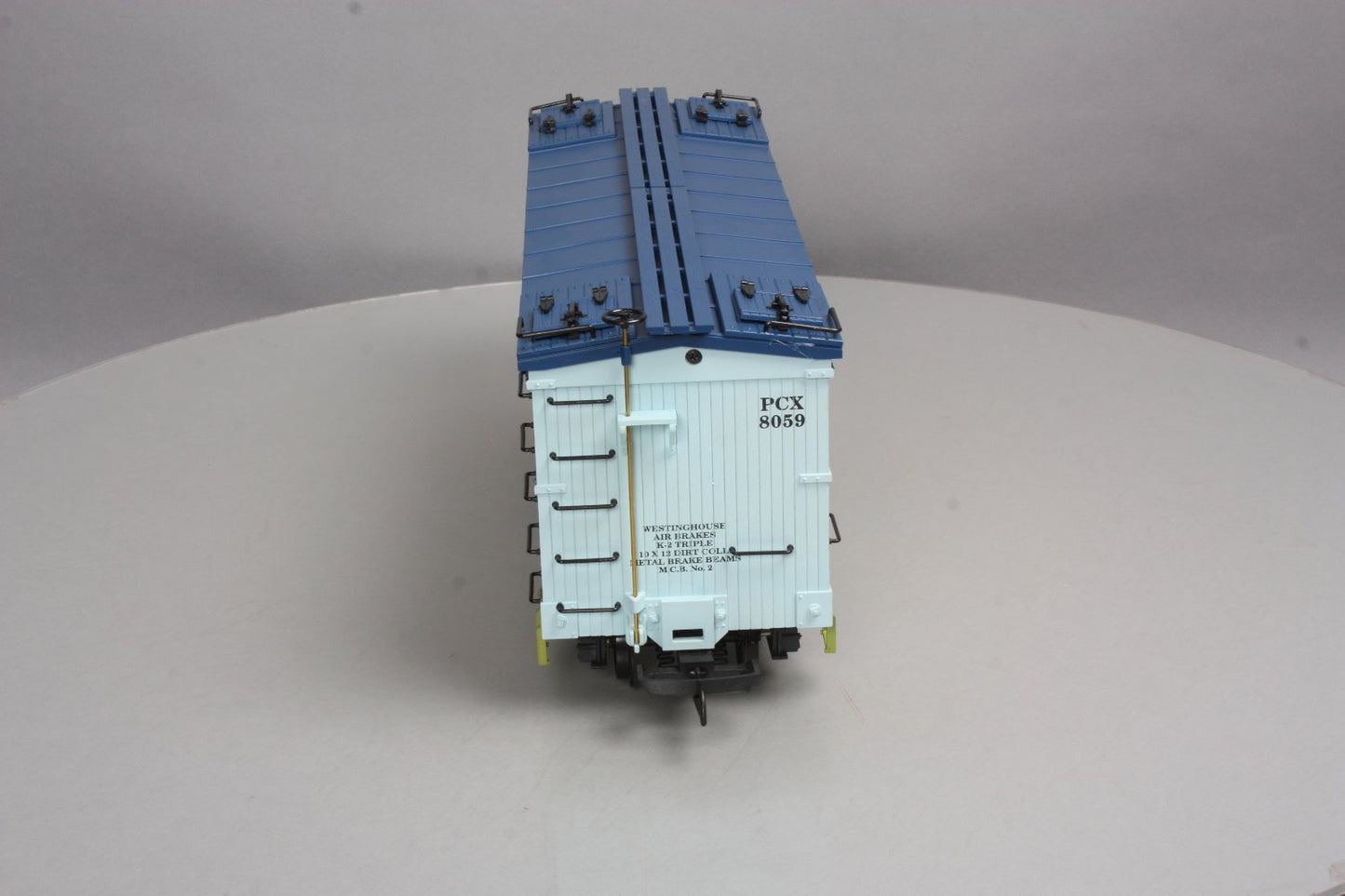 USA Trains 16432 G Scale Pioneer Club Beer Refrigerator Car